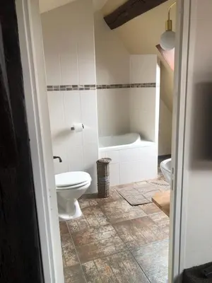 Salle de bains dans l'établissement Les Rives de Vernon, duplex entre bords de Seine & centre ville