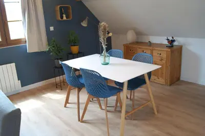 Coin salon dans l'établissement Logement entier indépendant avec espace extérieur