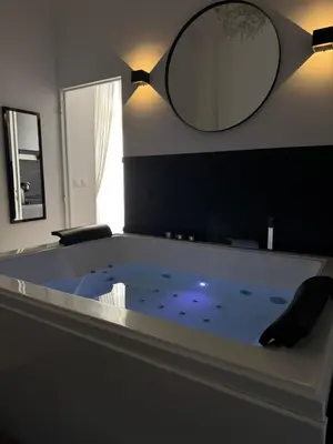 Plan de l'établissement Bulle royale jaccuzi au château à 35 min de Paris