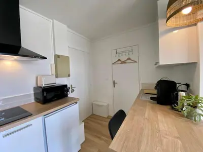 Cuisine ou kitchenette dans l'établissement Urban Ecrin fully equipped studio 5 min from station
