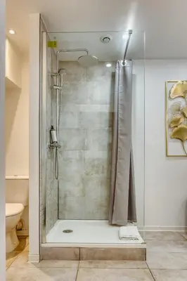 Salle de bains dans l'établissement L’Antre 1 le secret le mieux gardé de Rouen