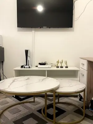 Télévision ou salle de divertissement dans l'établissement Cozy Furnished Studio near Paris, Quiet & Well-Located in Taverny
