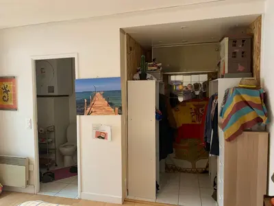 Cuisine ou kitchenette dans l'établissement Chambre centre ville à cinq minutes de la gare