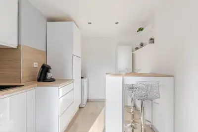 Cuisine ou kitchenette dans l'établissement Un des sens, vue port, Sauna et Spa