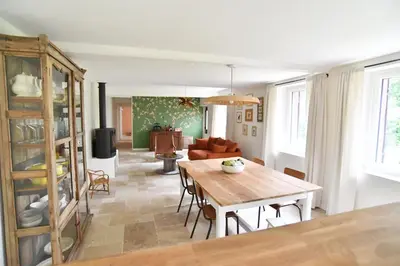 Coin salon dans l'établissement La Maison Forestière