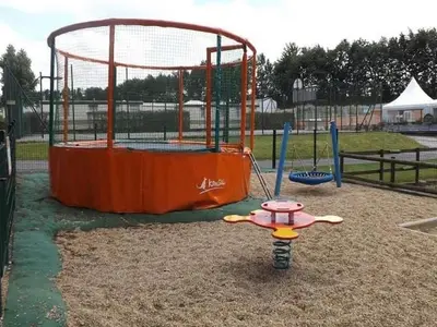 Aire de jeux pour enfants de l'établissement Chalet pour 5 pers avec Terrasse - API-1-52-634