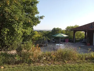 Jardin de l'établissement Gîte piscine spa pour décompresser