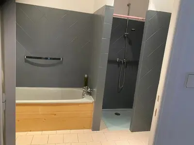 Salle de bains dans l'établissement Appartement confortable aux Andelys - 90 m² avec parking