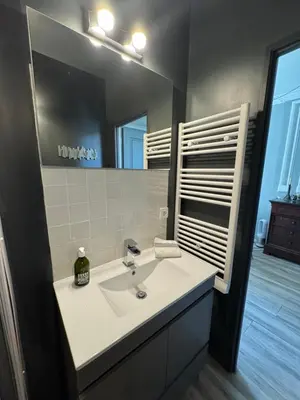Salle de bains dans l'établissement Le studio du Clos du Bourgage
