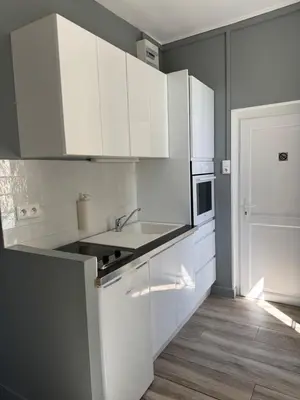 Cuisine ou kitchenette dans l'établissement Le studio du Clos du Bourgage