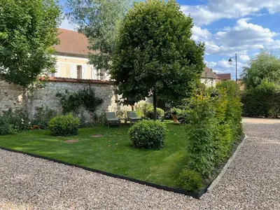 Jardin de l'établissement Le deux-pièces du Clos du Bourgage