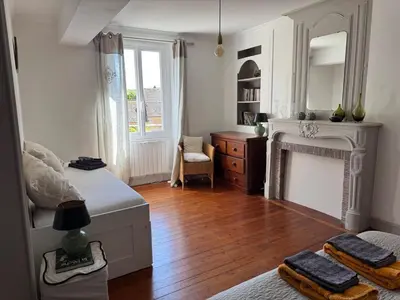 Cuisine ou kitchenette dans l'établissement Appartement 1er étage dans maison de maître