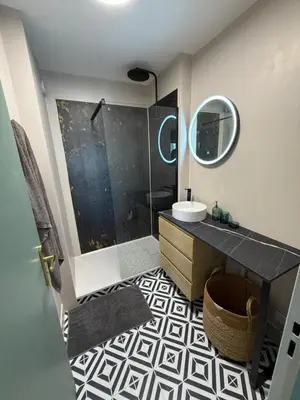 Salle de bains dans l'établissement Côté Seine