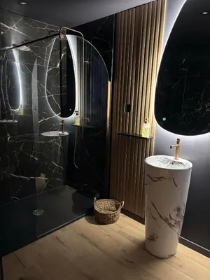 Salle de bains dans l'établissement Suite Tentation Spa privatif & ambiance romantique