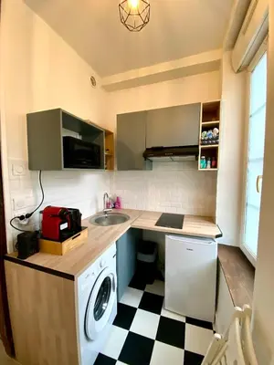 Cuisine ou kitchenette dans l'établissement Studio proche Cathedral - Wifi - Netflix - Parking