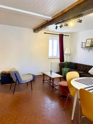 Coin salon dans l'établissement La maison des Hortillonnages, le calme dans Amiens