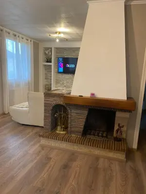 Télévision ou salle de divertissement dans l'établissement Maison individuelle, 3chambres, avec parking