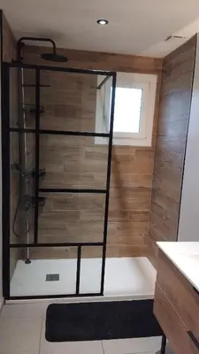 Salle de bains dans l'établissement Maison 3 chambres a 5 min de la mer