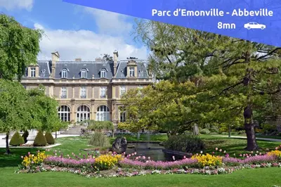 Jardin de l'établissement Le Nid de la Baie - Confort - Calme - Centre