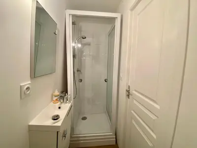 Salle de bains dans l'établissement Charmant studio centre-ville - 039
