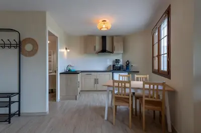 Cuisine ou kitchenette dans l'établissement Le Reflet de la Motte - Avec terrasse