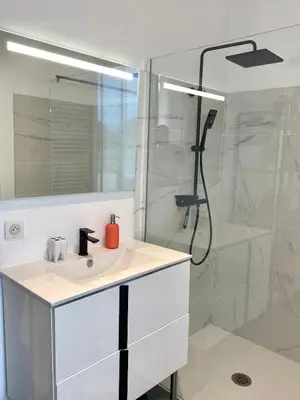 Salle de bains dans l'établissement Prestige House & Spa
