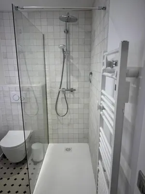 Salle de bains dans l'établissement Maison Popeline