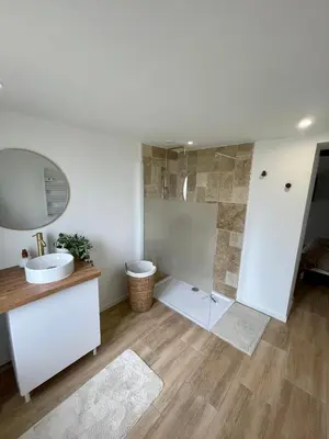 Salle de bains dans l'établissement Osmose