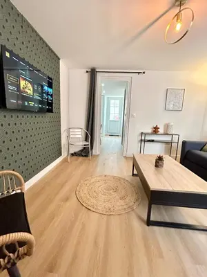 Télévision ou salle de divertissement dans l'établissement Saphir Apartment 2 rooms Senlis Centre Parc Astérix