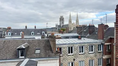 Vue générale sur Rouen ou vue de la ville depuis l'appartement