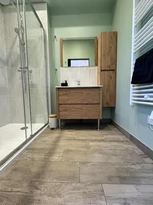 Salle de bains dans l'établissement Maison Entre Verre et Mer