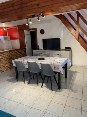 Cuisine ou kitchenette dans l'établissement A l'orée des bois