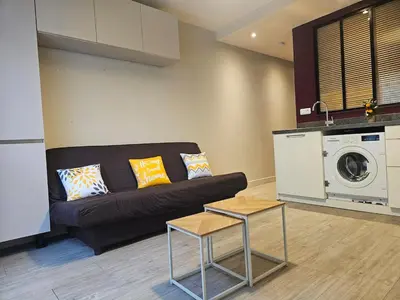 Cuisine ou kitchenette dans l'établissement Appartement entier T2 proche gare de Cergy préfecture