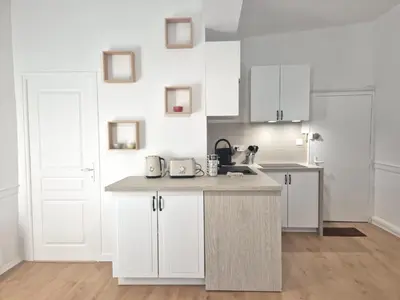 Cuisine ou kitchenette dans l'établissement Le Norman Centre Historique Rouen Lumineux