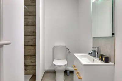 Salle de bains dans l'établissement L'explorateur - Entièrement refait - Hyper centre