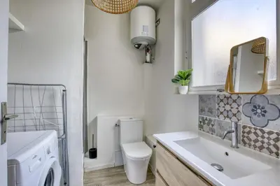 Salle de bains dans l'établissement Le Belgium