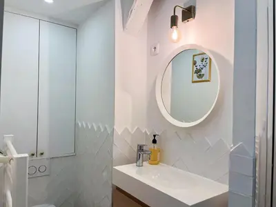 Salle de bains dans l'établissement L'Oasidénia Rouen - Proche gare de Rouen