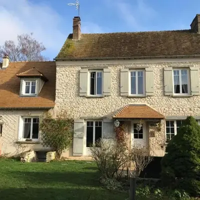 Le presbytère de Bueil - Gite 8 pers - 5 couchages