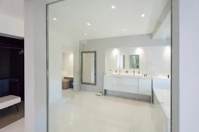 Salle de bains dans l'établissement Sublime maison in Mezy sur seine