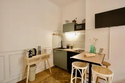 Cuisine ou kitchenette dans l'établissement Le 38 F2 de charme rénové proche Vieux-Marché