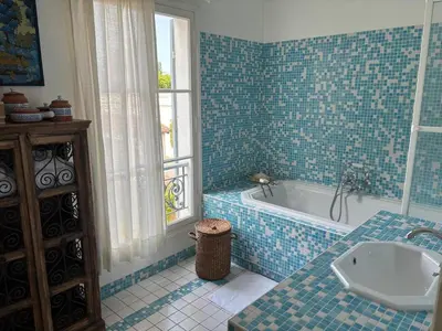 Salle de bains dans l'établissement Les Buis Cozy House 1 hour from Paris
