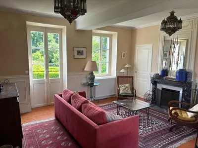 Coin salon dans l'établissement Les Buis Cozy House 1 hour from Paris