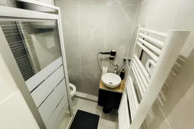 Salle de bains dans l'établissement Le Cloudy Cocon calme hypercentre - 418
