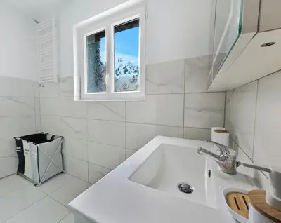 Salle de bains dans l'établissement Escapade à deux, terrasse romantique et vue Seine