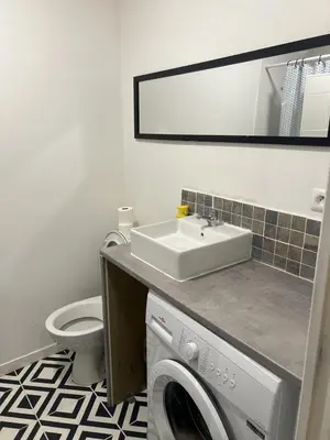 Salle de bains dans l'établissement Charmant Studio Mantes-La-Jolie