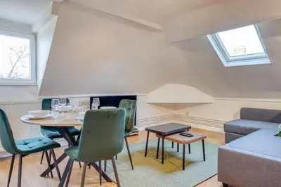 Coin salon dans l'établissement Nahiba votre F2 avec vue sur Vieux-Marché