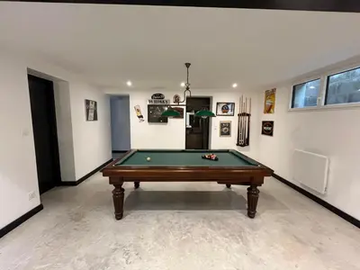 Salle de jeux dans l'établissement Cocon sensuel - Jaccuzzi et petit déjeuner - Proche Chantilly et Beauvais