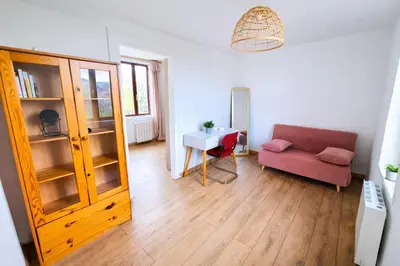 Coin salon dans l'établissement Maison T3- accès voie verte et transports