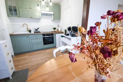 Cuisine ou kitchenette dans l'établissement Maison T3- accès voie verte et transports