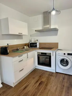 Cuisine ou kitchenette dans l'établissement Appartement moderne Gare de Vernon 5min Vélos inclus